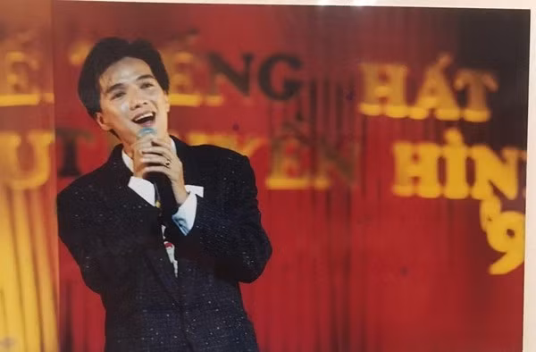 Đàm Vĩnh Hưng lúc mới vào nghề.