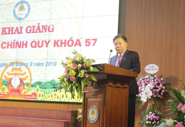 PGS.,TS.NGƯT Nguyễn Trọng Cơ - Bí thư Đảng ủy, Giám đốc Học viện phát biểu tại buổi Lễ.
