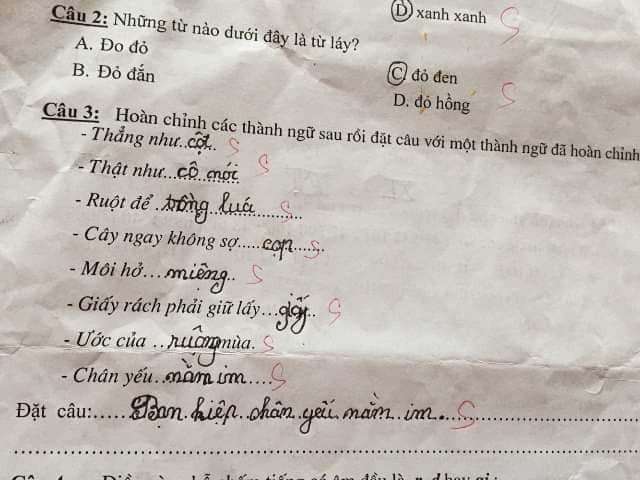 Sự ngây ngô của các em học sinh cấp một khiến dân mạng phì cười.