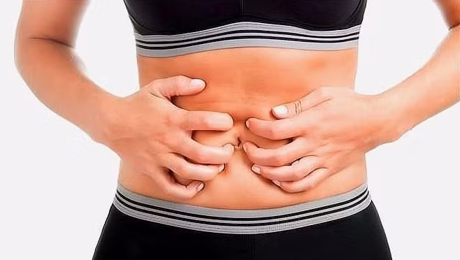 Chất bẩn màu đen ở rốn là gì và có nên cạo bỏ?