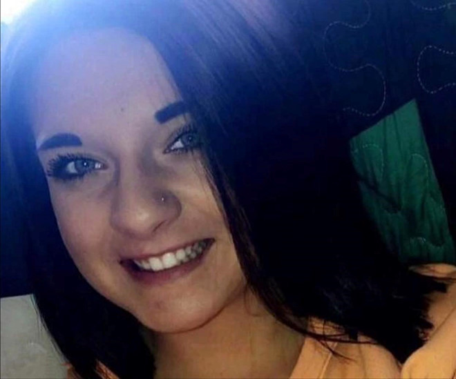 ​Bộ tóc mượt của Ashley trước khi cô gặp "biến cố". Ảnh: GoFundMe.