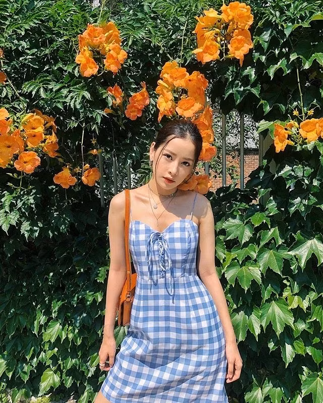 Điểm danh những mẫu váy cứ mặc là có ngay ảnh đẹp khi đi du lịch trong mùa hè