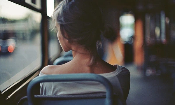 Thấy người yêu cũ có người yêu mới, cô gái mừng rơi nước mắt... sự thật phía sau càng bất ngờ
