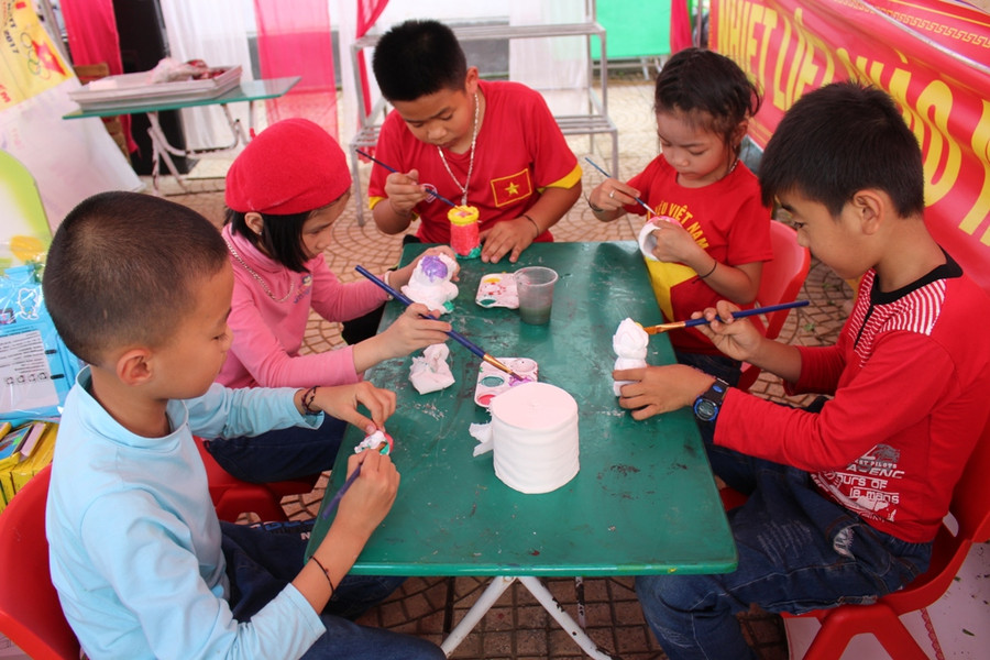 Các em còn được tham gia nhiều trò chơi thú vị