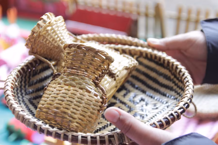 Ngoài ra, hội chợ còn có nhiều sản vật đặc trưng của vùng cao Ngoài ra, hội chợ còn có nhiều sản vật đặc trưng của vùng cao