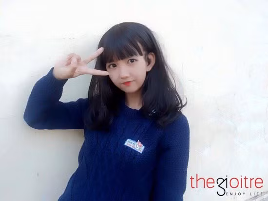 Không chỉ đam mê kinh doanh, Nhi còn nổi tiếng trên diễn đàn mạng nhờ các clip hát nhép siêu đáng yêu của mình. Hiện tại facebook cô nàng đã có đến 200 nghìn lượt theo dõi.