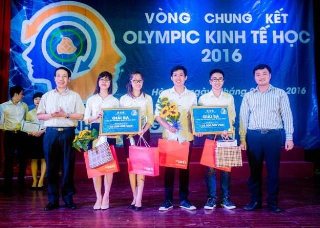 Chung kết olympic Kinh tế học: Gay cấn và kịch tính