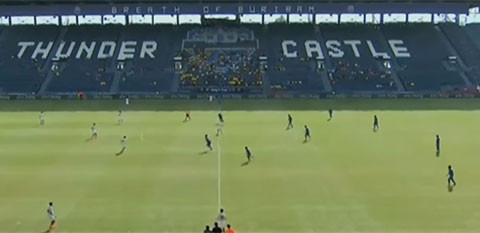 Curacao (phải, xanh thẫm) sử dụng sơ đồ 4-2-3-1 khi gặp Ấn Độ Curacao (phải, xanh thẫm) sử dụng sơ đồ 4-2-3-1 khi gặp Ấn Độ