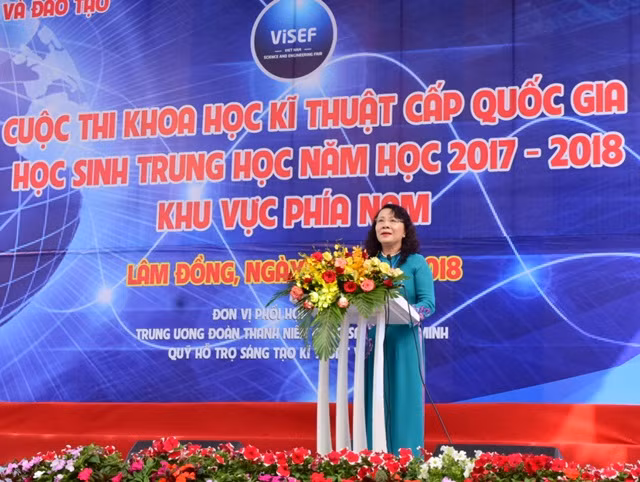 Thứ trưởng Nguyễn Thị Nghĩa phát biểu khai mạc cuộc thi