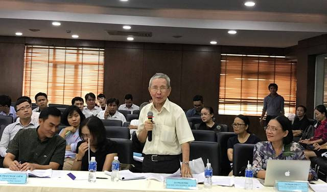 GS Phạm Phụ nêu ý kiến đóng góp tại hội thảo góp ý GS Phạm Phụ nêu ý kiến đóng góp tại hội thảo góp ý