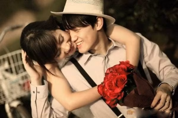 6 câu hỏi của phái đẹp khiến chàng nổi da gà, im lặng cũng không được mà chẳng biết trả lời sao