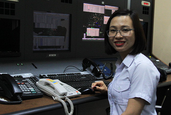 Kiểm soát viên Thái Thị Thu Trang. Ảnh:Anh Duy. Kiểm soát viên Thái Thị Thu Trang. Ảnh: Anh Duy.