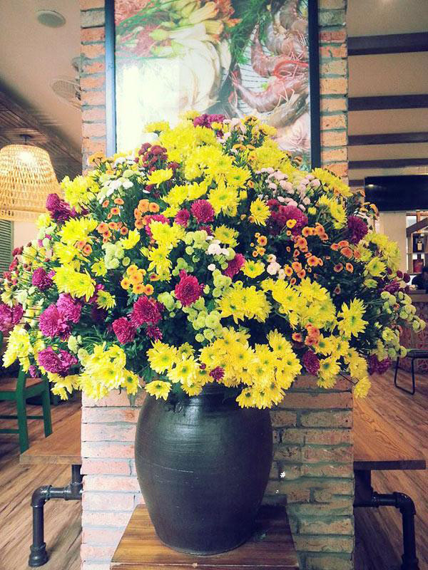 Năm mới cận kề, chị em rủ nhau khoe bình hoa Tết đẹp hút hồn ảnh 9 Empty