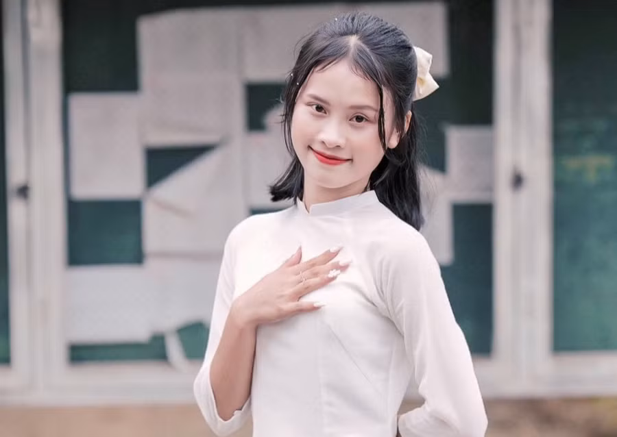 Em Trần Thị Thảo (HS 12A4 trường THPT Hàm Nghi, huyện Hương Khê, Hà Tĩnh).