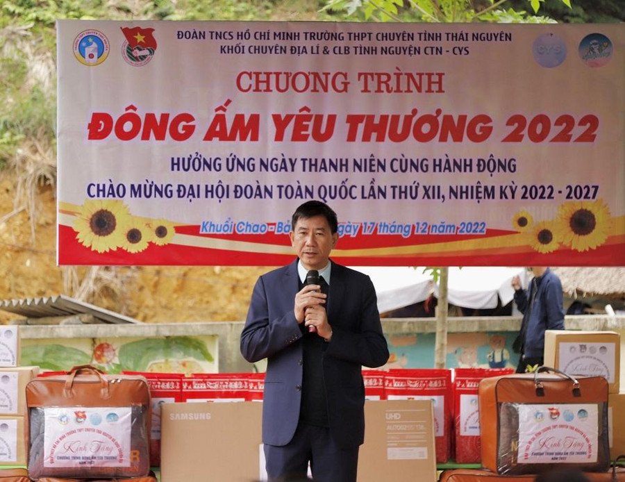 NGƯT Trần Văn Hưng, Hiệu trưởng trường THPT Chuyên Thái Nguyên chia sẻ tại chương trình. NGƯT Trần Văn Hưng, Hiệu trưởng trường THPT Chuyên Thái Nguyên chia sẻ tại chương trình.