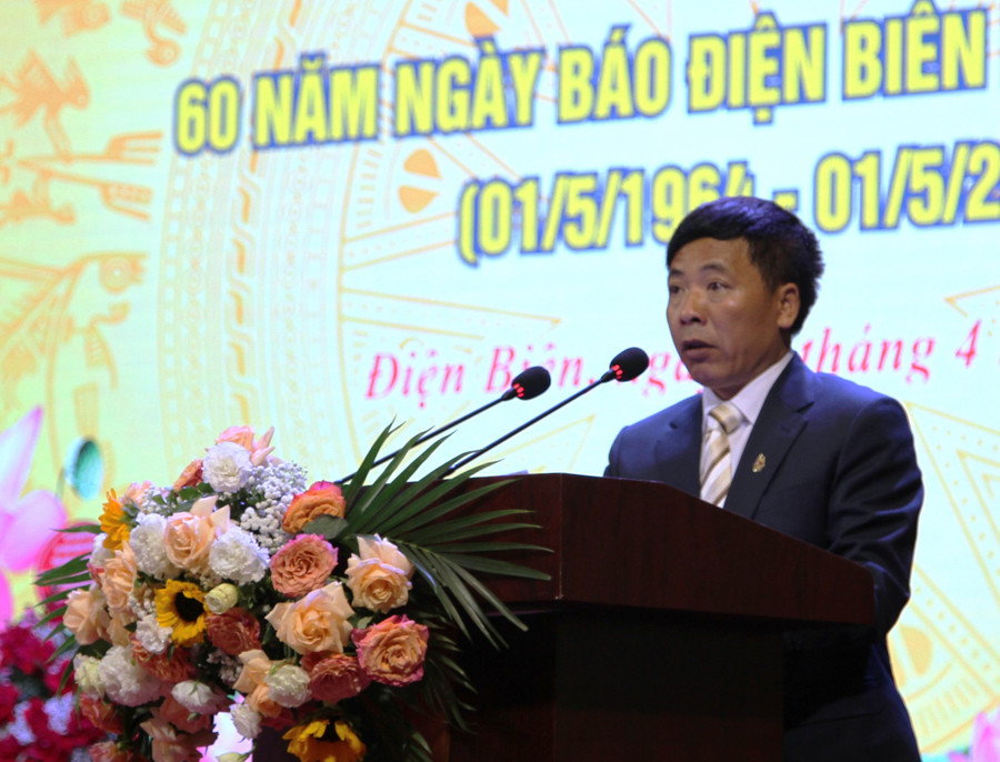 Ông Phạm Ngọc Hân, Tổng Biên tập Báo Điện Biên Phủ phát biểu tại lễ kỷ niệm.