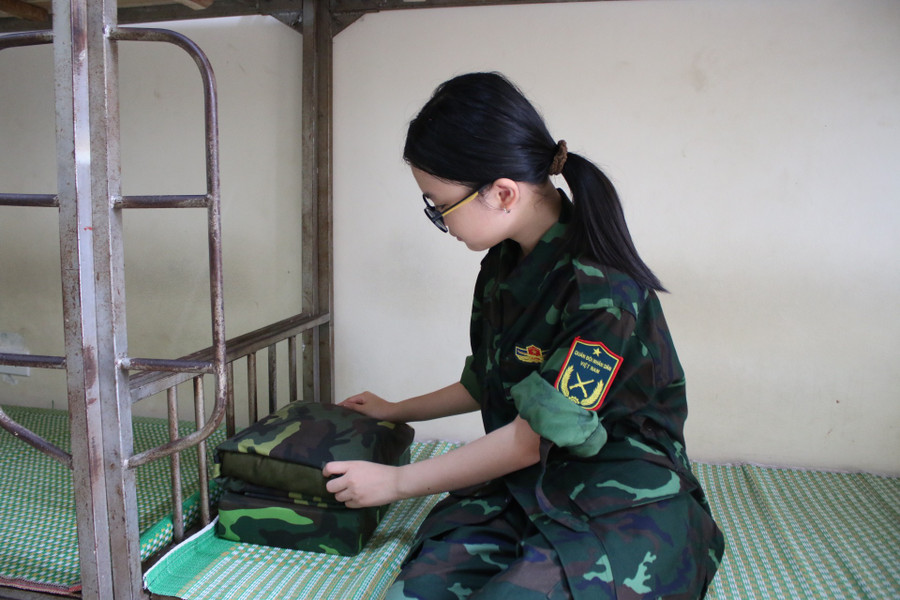 Thông qua chương trình "Chúng em học làm chiến sĩ" đã giúp các em học sinh thay đổi cả về thể chất lẫn tinh thần, ngày càng tự tin, mạnh dạn và trưởng thành hơn. Thông qua chương trình "Chúng em học làm chiến sĩ" đã giúp các em học sinh thay đổi cả về thể chất lẫn tinh thần, ngày càng tự tin, mạnh dạn và trưởng thành hơn.