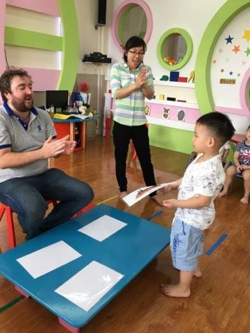 Học theo phương pháp Eduplay trẻ tự tin, mạnh dạn và hứng khởi hơn Học theo phương pháp Eduplay trẻ tự tin, mạnh dạn và hứng khởi hơn