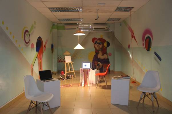 Trong khi đó, nhóm 3M nhận được đề thi là trang trí phòng Media đã nghĩ ra ý tưởng về một studio, một không gian art để giúp kích thích sự sáng tạo và thoải mái