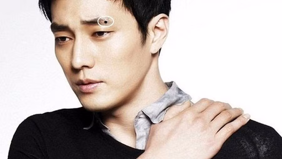 Đàn ông có nốt ruồi ở mắt tình cảm