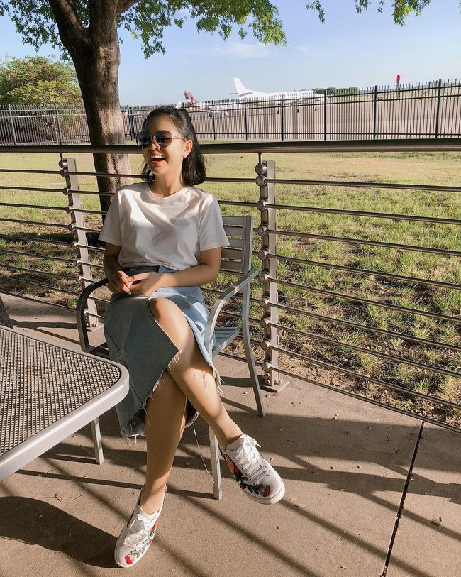 Vóc dáng thấp bé, Phạm Quỳnh Anh vẫn “hack dáng” quá đỉnh chỉ nhờ 1 món đồ ảnh 4 Vóc dáng thấp bé, Phạm Quỳnh Anh vẫn “hack dáng” quá đỉnh chỉ nhờ 1 món đồ ảnh 4