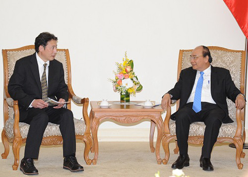 Thủ tướng Nguyễn Xuân Phúc tiếp Tiến sĩ Tadashi Yamamura. Ảnh: VGP.