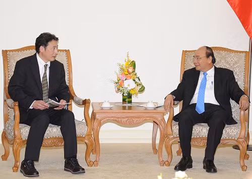 Thủ tướng Nguyễn Xuân Phúc tiếp Tiến sĩ Tadashi Yamamura. Ảnh: VGP.