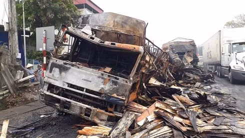 Vụ tai nạn trên QL1A: Đã xác định được danh tính 2 người chết cháy trong xe tải