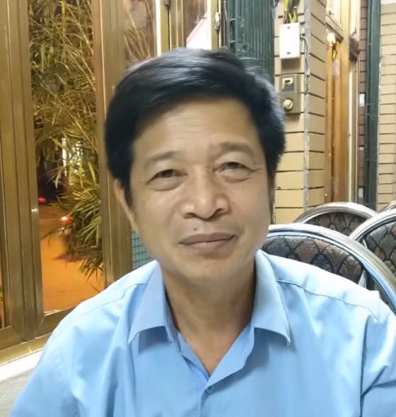 “Việc lựa chọn ngữ liệu để dạy học và kiểm tra, đánh giá kết quả học tập của bộ môn càng cần được lựa chọn kĩ lưỡng. Nội dung ngữ liệu trong đề văn nghị luận xã hội phải bảo đảm định hướng giáo dục, phục vụ trực tiếp cho việc phát triển năng lực và phẩm chất của người học theo mục tiêu, yêu cầu cần đạt của chương trình, nhất là phải phù hợp với kinh nghiệm, năng lực nhận thức, đặc điểm tâm sinh lý của học sinh ở mỗi lớp học, cấp học”. TS Nguyễn Trọng Hoàn