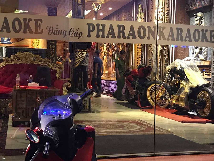 Cảnh sát tạm giữ dàn xe biển số Cảnh sát tạm giữ dàn xe biển số