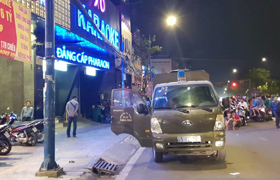 Cảnh sát tạm giữ dàn xe biển số Cảnh sát tạm giữ dàn xe biển số