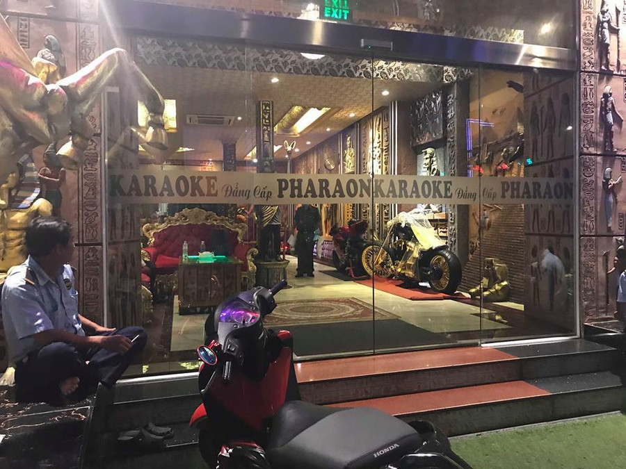 Cảnh sát tạm giữ dàn xe biển số Cảnh sát tạm giữ dàn xe biển số