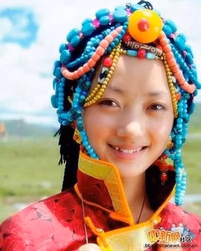 Cô gái Tây Tạng phải ngủ với 20 người mới được lấy chồng ảnh 1