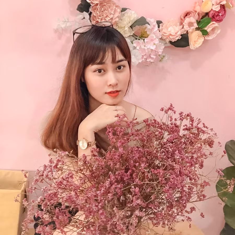 Chị Bình Minh - người chia sẻ công thức nấu chè bắp lá dứa hút nghìn lượt chia sẻ.