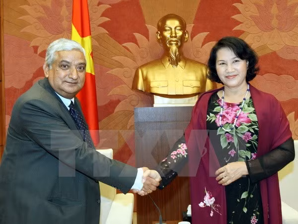 bst ao dai dep mat cua chu tich qh nguyen thi kim ngan - 6