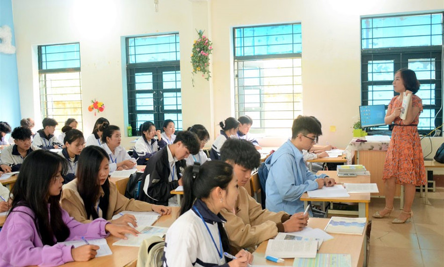 Năm học 2024 - 2025, chỉ tiêu tuyển sinh của trường THPT Thanh Nưa là 220 học sinh lớp 10, cũng là năm đầu tiên trường thực hiện thi tuyển đầu vào. Năm học 2024 - 2025, chỉ tiêu tuyển sinh của trường THPT Thanh Nưa là 220 học sinh lớp 10, cũng là năm đầu tiên trường thực hiện thi tuyển đầu vào.