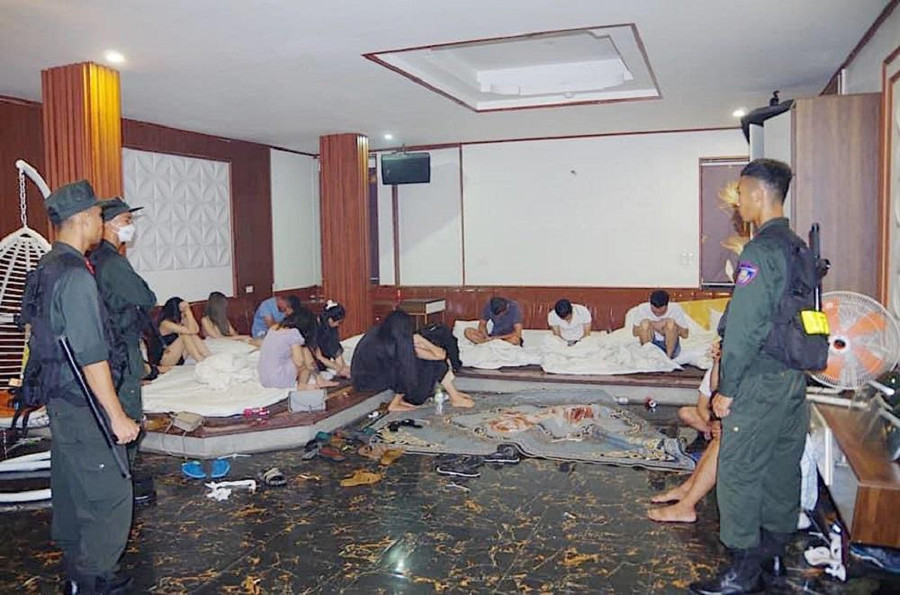 Lực lượng chức năng kiểm tra bắt giữ nhiều đối tượng tại cơ sở kinh doanh sinh thái Làng Việt