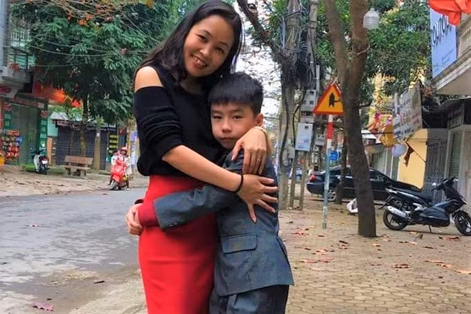 Chị Thảo và con trai. (Ảnh: NVCC).
