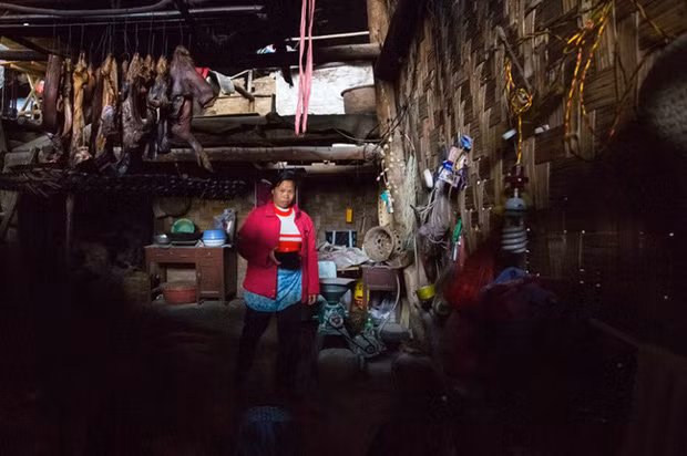 Ngôi làng đặc biệt của Trung Quốc: Khép kín hoàn toàn trong một hang động khổng lồ, chứa một trường học và khu du lịch sinh thái - Ảnh 3.