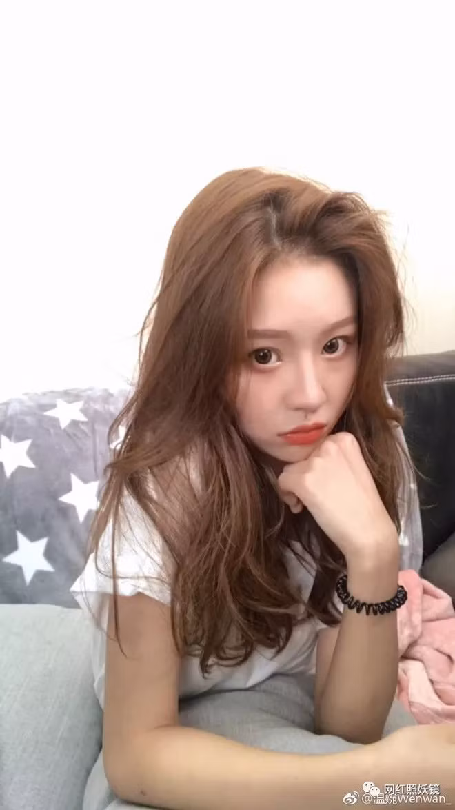 Lỡ tay tắt nhầm filter làm đẹp lúc livestream, hot girl Trung Quốc mất hơn trăm ngàn lượt follow vì để lộ nhan sắc thật - Ảnh 8.