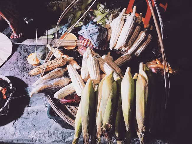 Chẳng cần thịt thà, đây mới là những thứ quà nghe tên đã ứa nước miếng ngày đông - Ảnh 1.