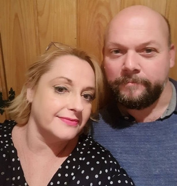 Sharon và chồng. Ảnh: Mirror. Sharon và chồng. Ảnh: Mirror.