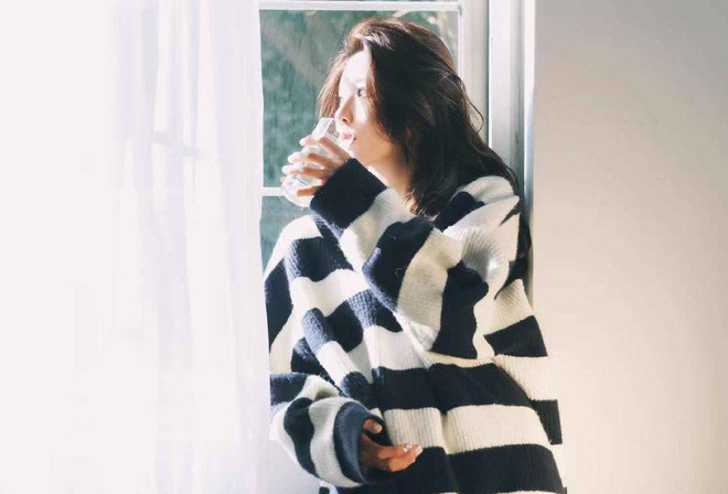 Lỡ tay tắt nhầm filter làm đẹp lúc livestream, hot girl Trung Quốc mất hơn trăm ngàn lượt follow vì để lộ nhan sắc thật - Ảnh 8. Lỡ tay tắt nhầm filter làm đẹp lúc livestream, hot girl Trung Quốc mất hơn trăm ngàn lượt follow vì để lộ nhan sắc thật - Ảnh 8.