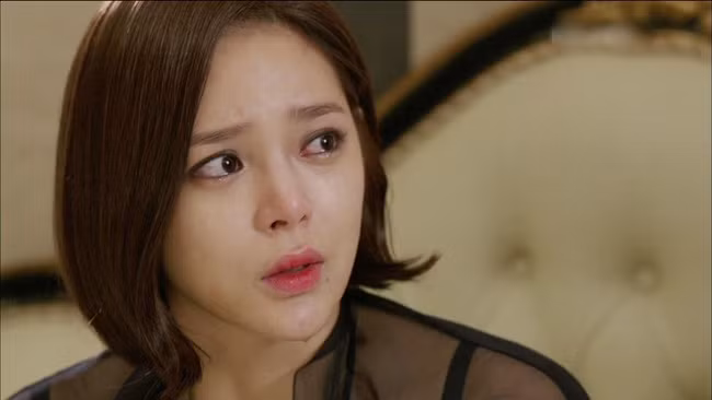 Lắp camera chống trộm, vợ trẻ cay đắng thấy những hình ảnh chẳng bao giờ ngờ tới