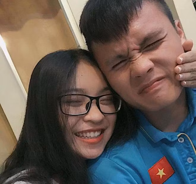Quang Hải và bạn gái trục trặc tình cảm sau chung kết AFF Cup 2018? 