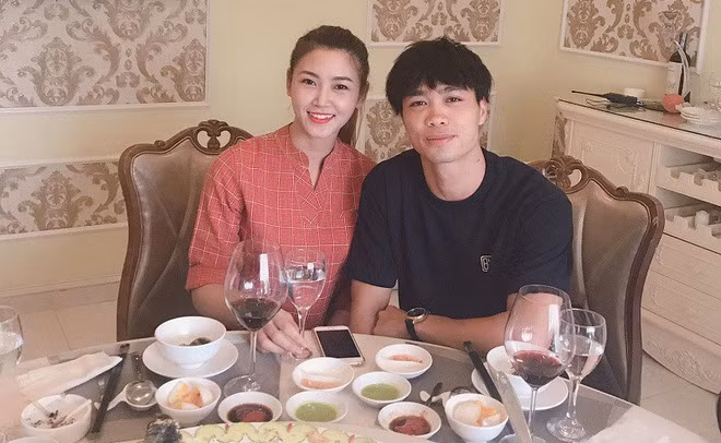 Cô gái xinh đẹp bị hiểu nhầm tai hại vì chụp hình thân mật cùng Công Phượng là ai?