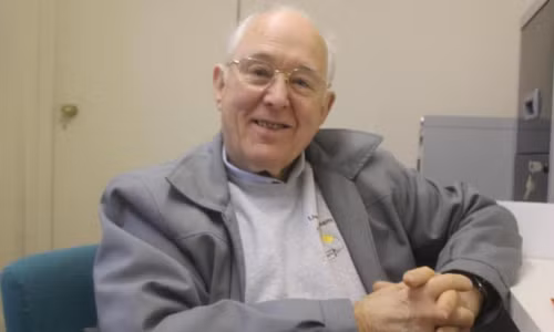 Cụ Ken Watson, 85 tuổi.