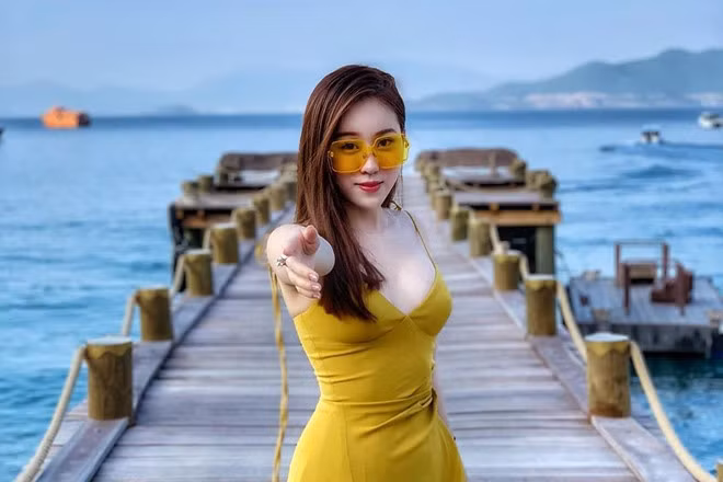 Dan rich kid xinh dep, sang chanh, hanh phuc ben nguoi yeu giau co hinh anh 4 