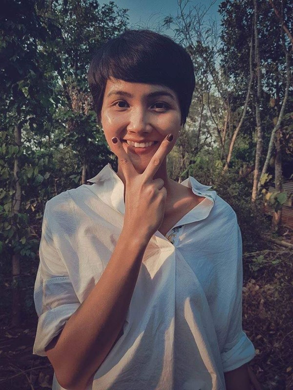 H"Hen Niê tiết lộ: Chẳng phải "đắt show event", hạnh phúc của hoa hậu đơn giản thế này thôi ảnh 4 HHen Niê hé lộ hạnh phúc của hoa hậu: Chẳng phải đắt show event, chỉ đơn giản thế này!