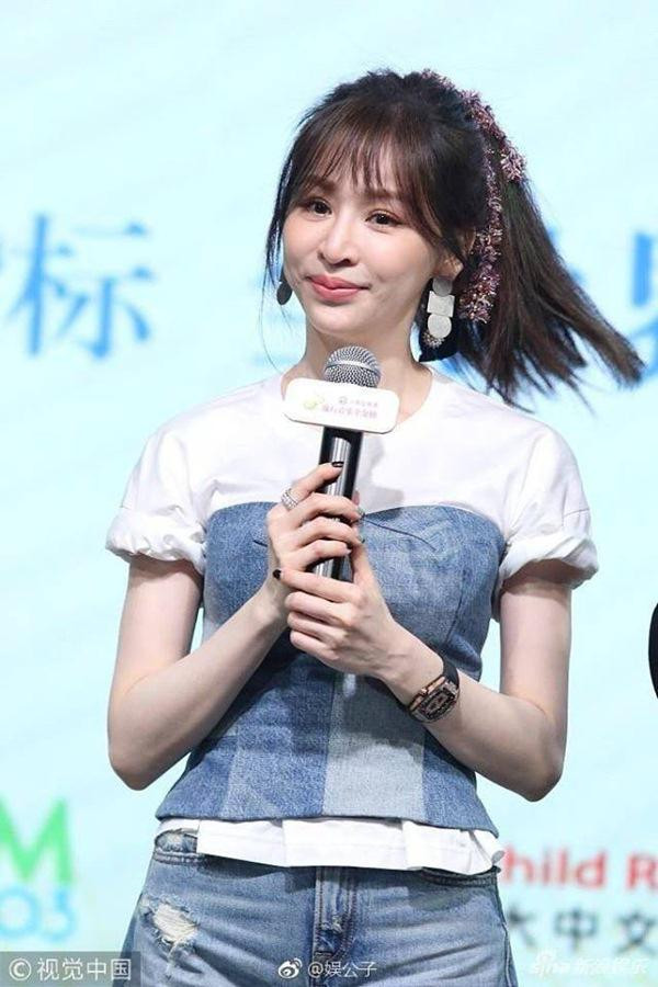 tung la &#34;giao chu xinh dep&#34;, co gai nay gay tiec nuoi sau nhieu nam gap lai - 1